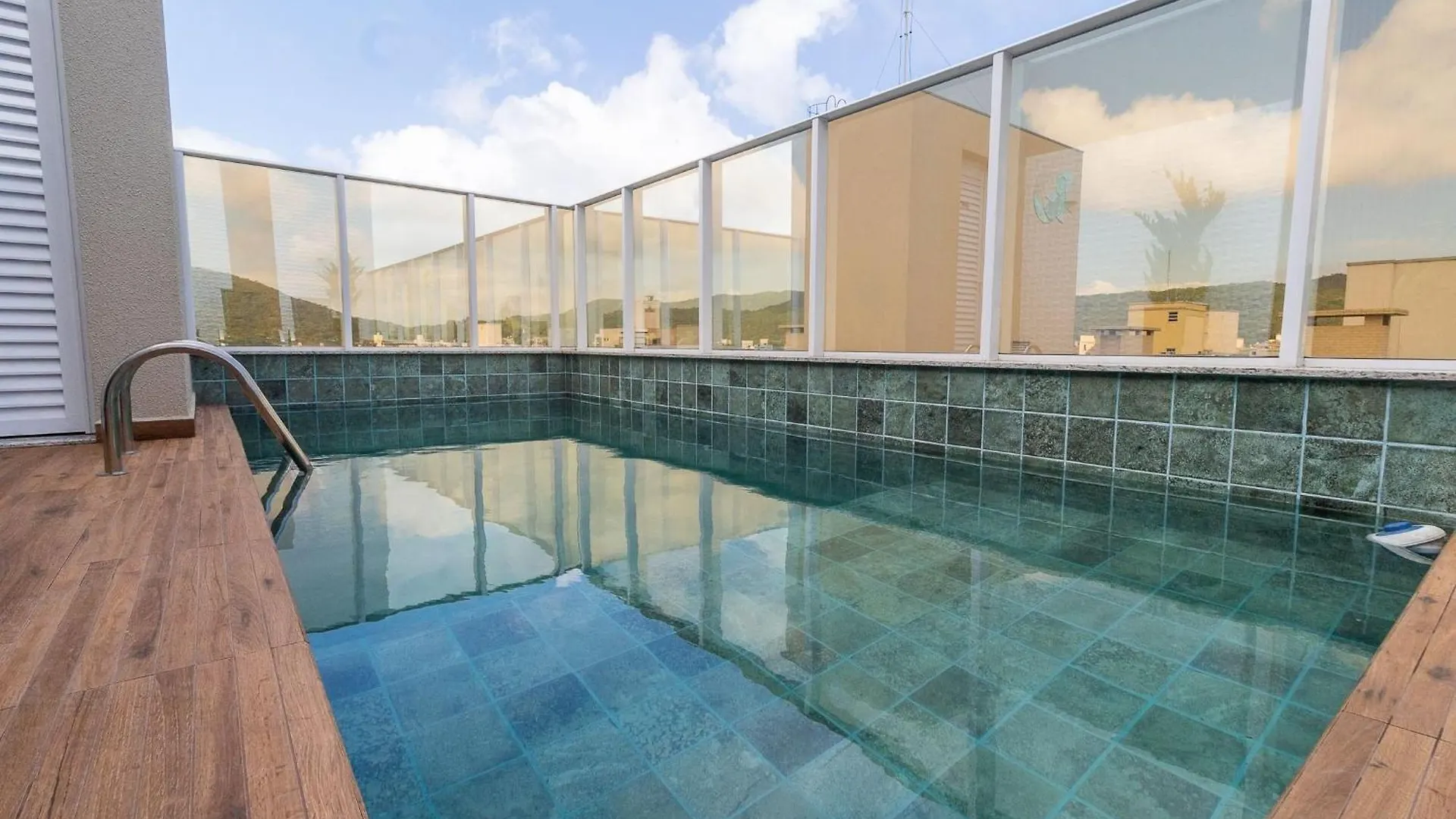 Apartman Barbados 302 - Excelente Apartamento 02 Suites - A Poucos Metros Da Praia De Bombas - Bombinhas