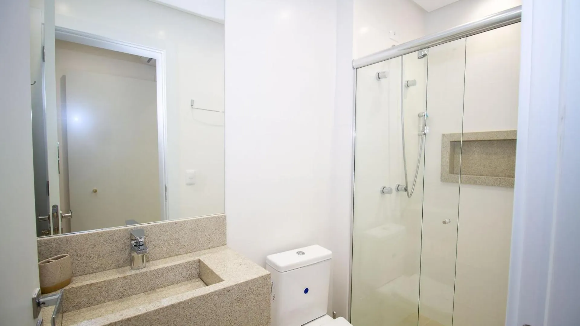 Barbados 302 - Excelente Apartamento 02 Suites - A Poucos Metros Da Praia De Bombas - Bombinhas 0*,  Brazília