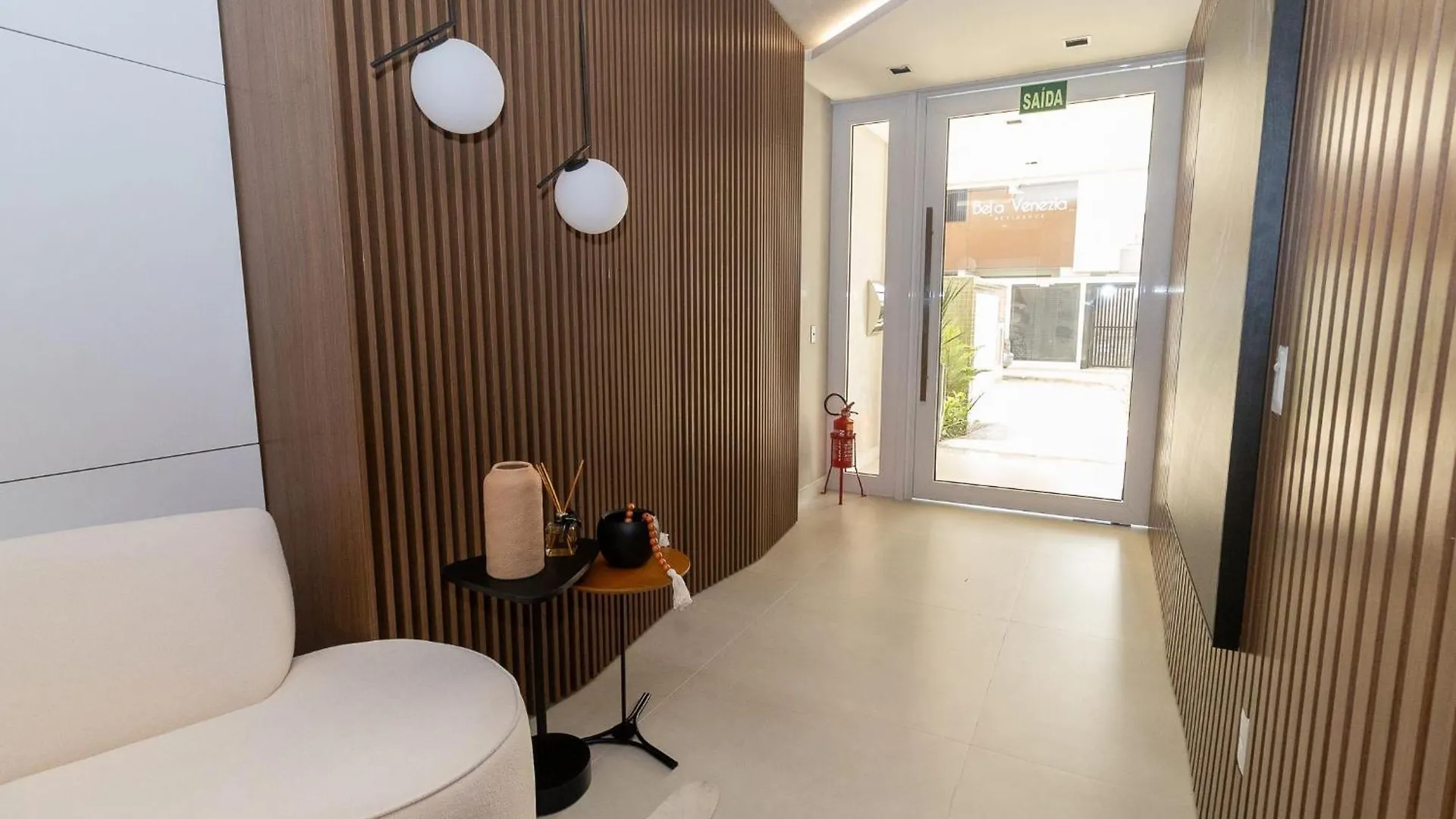 דירה בומבינאס Barbados 302 - Excelente Apartamento 02 Suites - A Poucos Metros Da Praia De Bombas - ברזיל