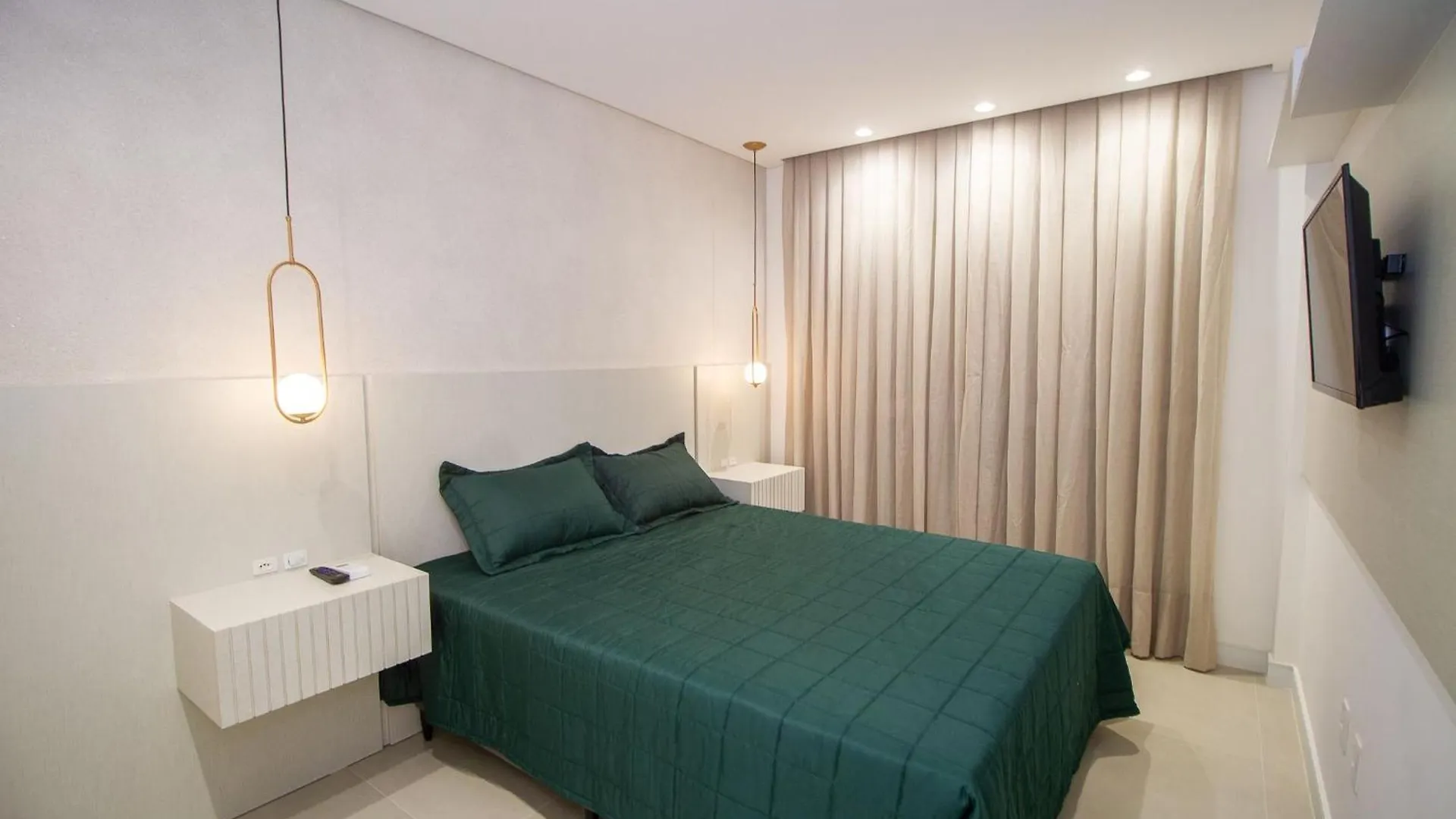 בומבינאס Barbados 302 - Excelente Apartamento 02 Suites - A Poucos Metros Da Praia De Bombas - 0*,  ברזיל