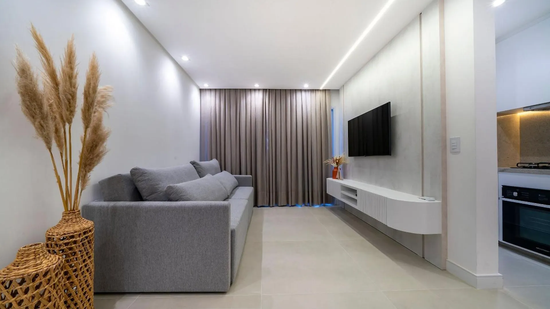 בומבינאס Barbados 302 - Excelente Apartamento 02 Suites - A Poucos Metros Da Praia De Bombas - 0*,  ברזיל
