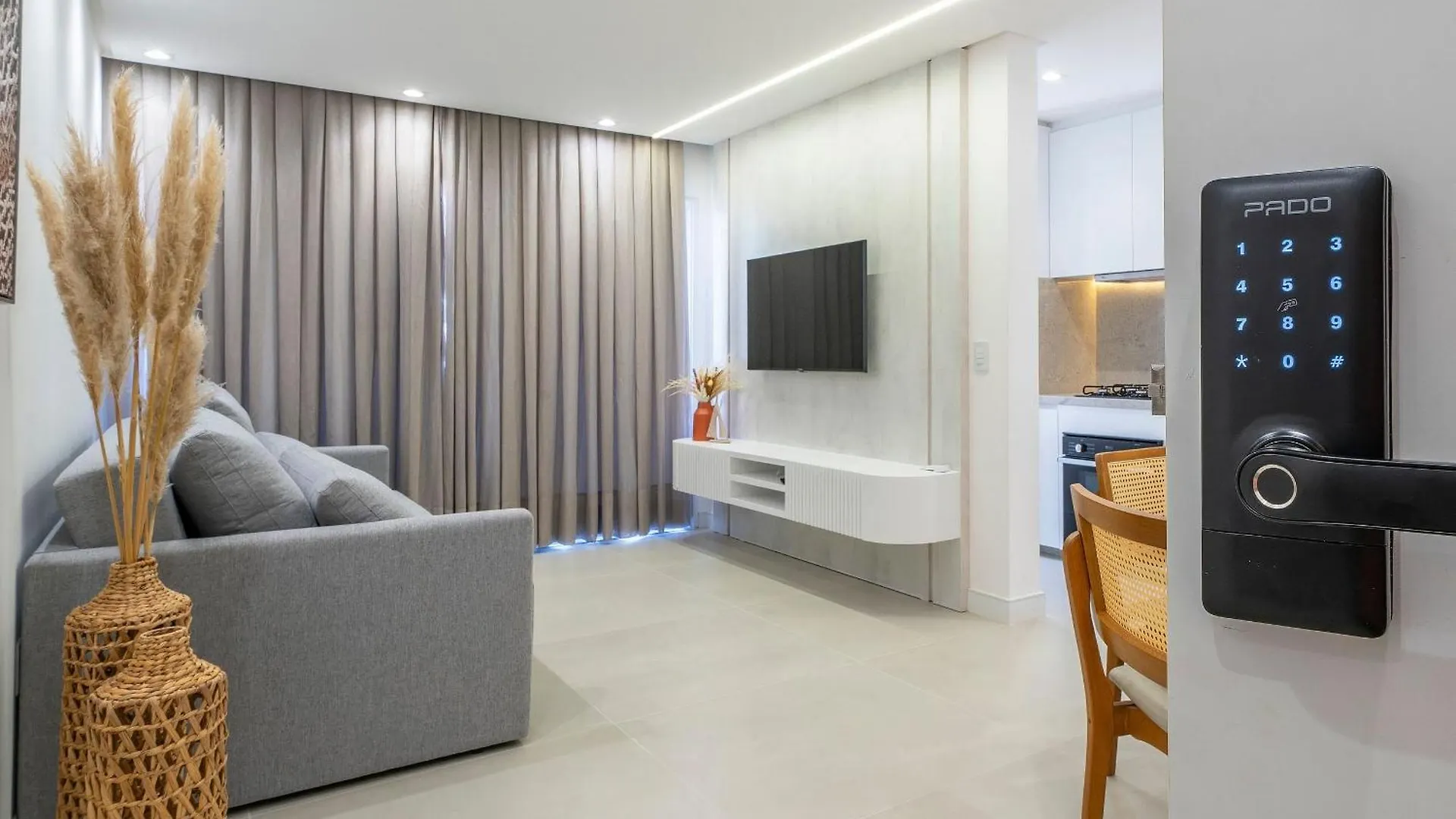 דירה בומבינאס Barbados 302 - Excelente Apartamento 02 Suites - A Poucos Metros Da Praia De Bombas - ברזיל